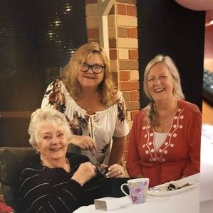 Meet your Posher, Angela